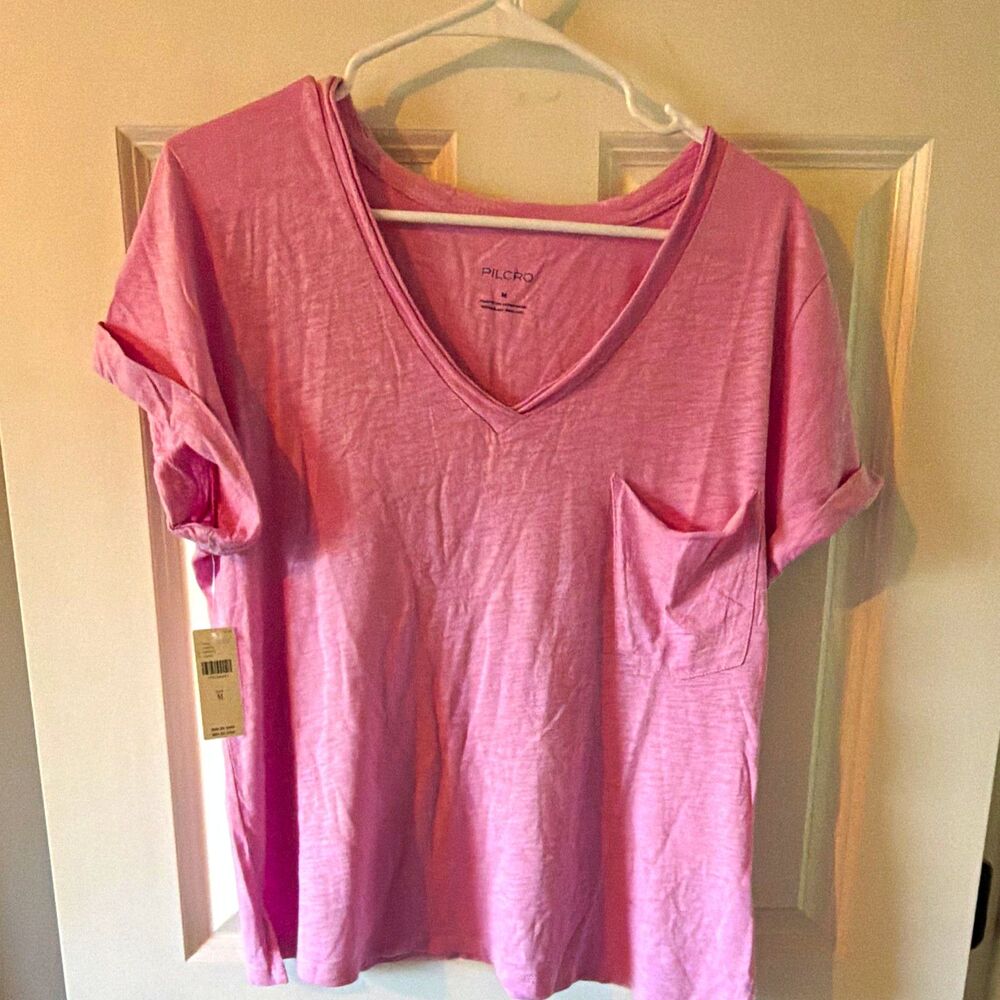 NWT Anthropologie Pilcro Lilac Pink V-Neck Pocket Tee T-Shirt Size M Rolled Cuff